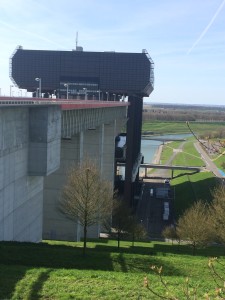 Crazy giant boat lift