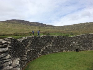 Mapping a sträva segment on the top of a hill fort.
