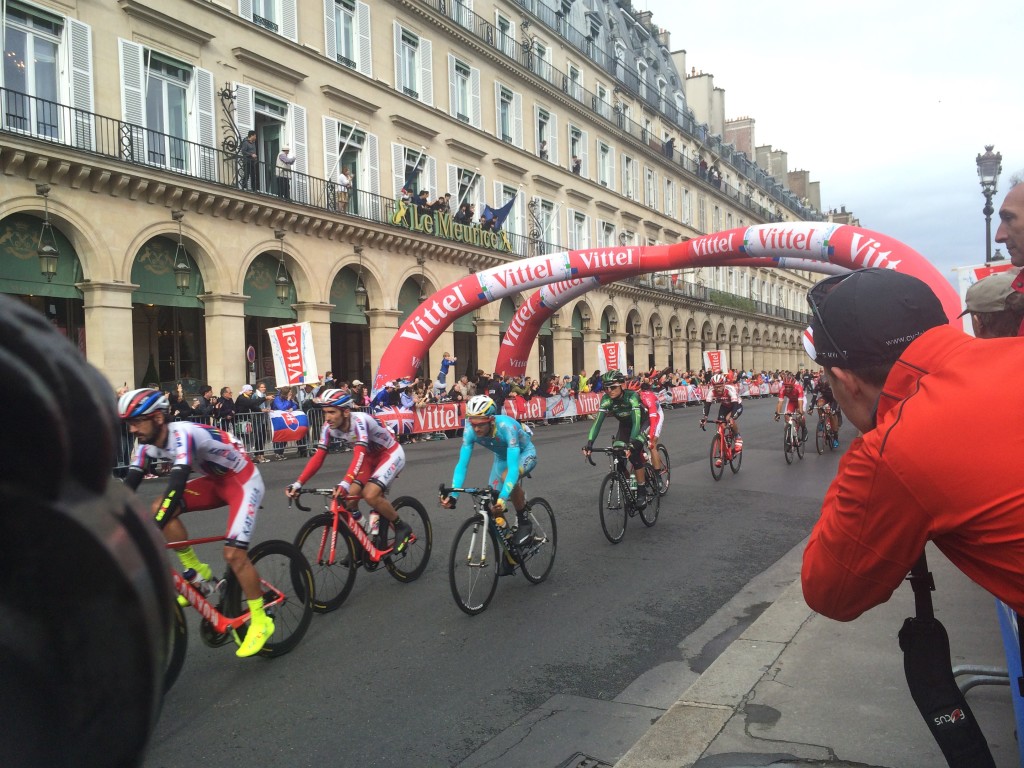 Hanging out at the 1km mark.